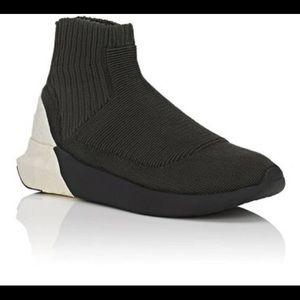 Brandblack men’s sock sneakers. Size 10